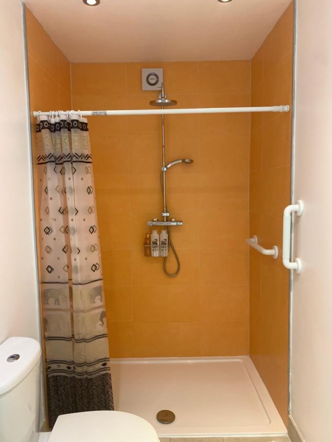 Puffin. Comfortable Annexe Central 팰머스 외부 사진