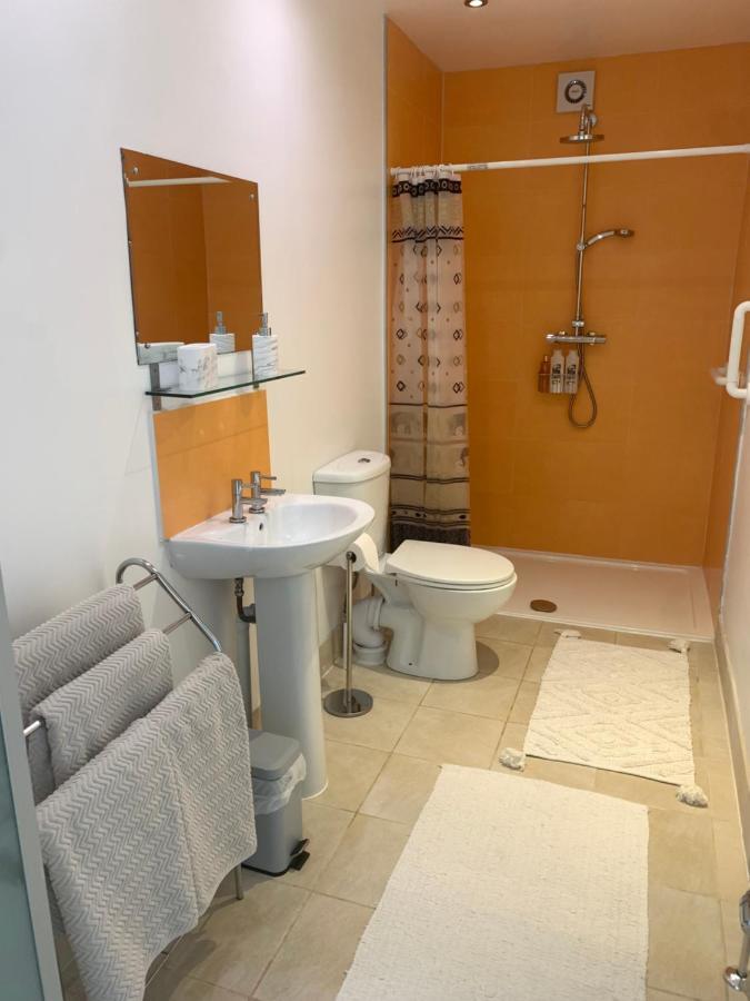 Puffin. Comfortable Annexe Central 팰머스 외부 사진